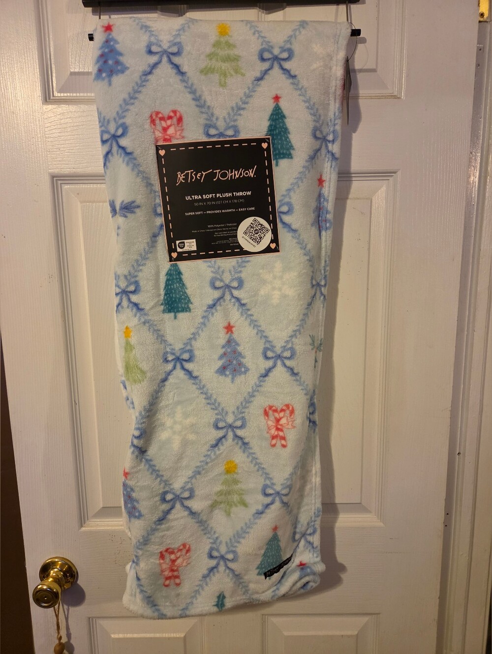 Betsey Johnson NWT Plush Throw - Blue Christmas